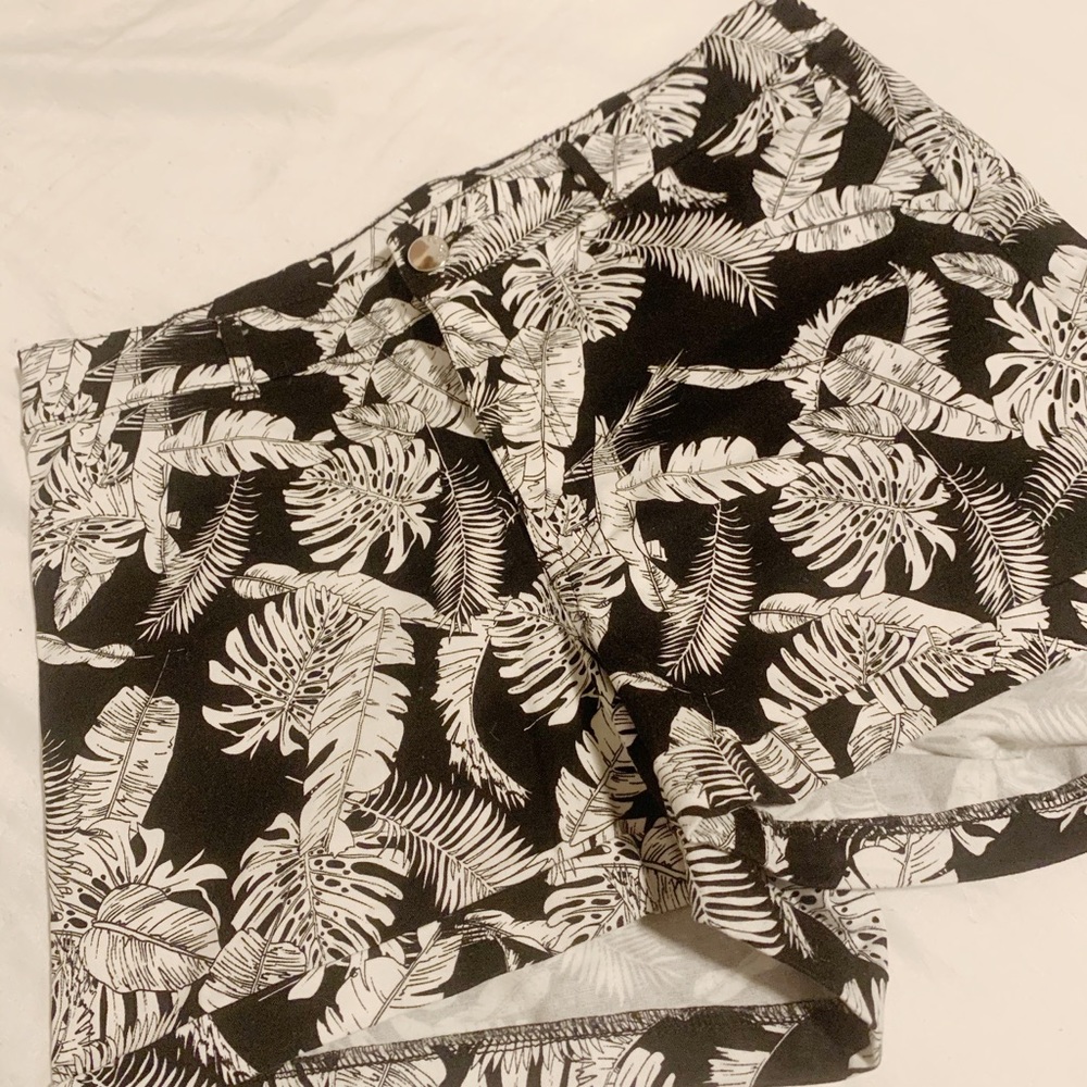 H&M printed denim shorts !!!